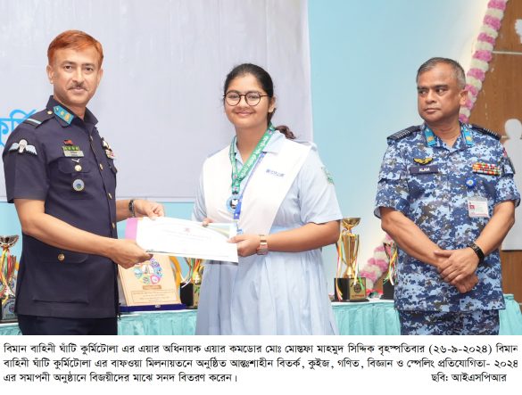 Semiz qora ayolning yuziga jinsiy aloqa otiradi Voyaga etgan onalar jinsiy aloqa